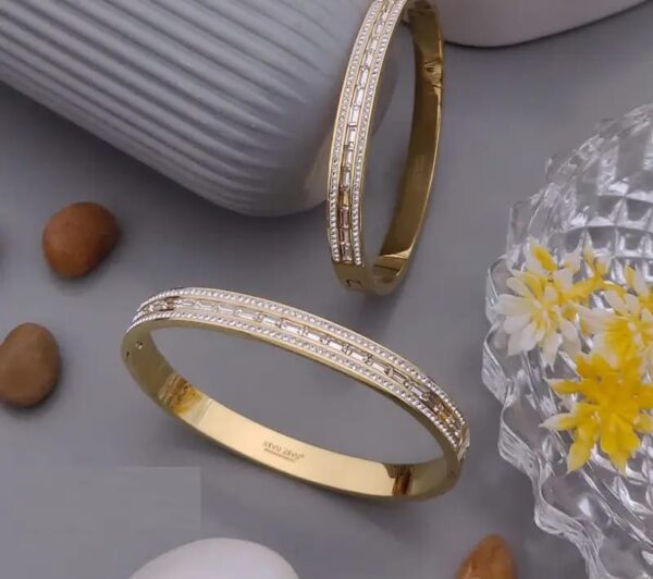 The "Luminous Arc" Anti-Tarnish Gold Kada – 18K Gold Plated Stainless Steel